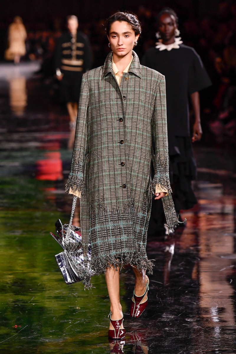 超激レア ディスプレイ　シャネル CHANEL ロゴ　オブジェ　120cm マチュー旋風”で勢いに乗る「シャネル」のプレジデントが語る 新