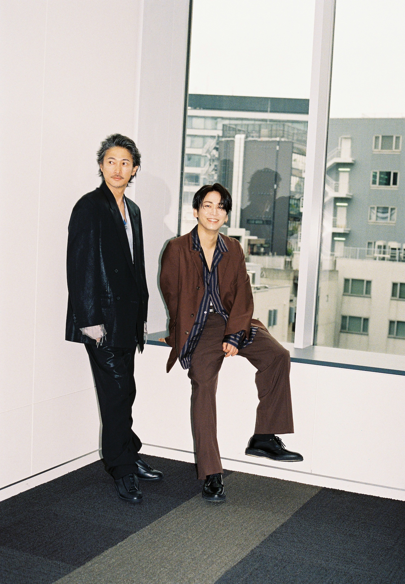 窪塚洋介(左)と亀梨和也