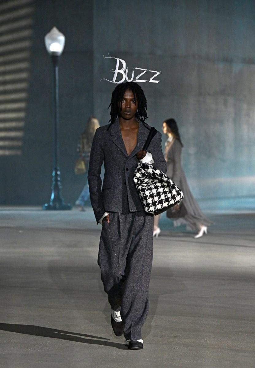ルック】「ディオール」2027年クルーズコレクション - WWDJAPAN