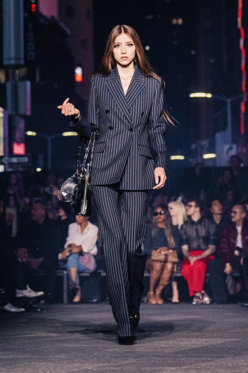 ルック】「グッチ」2027年クルーズ コレクション - WWDJAPAN ‐ 最新
