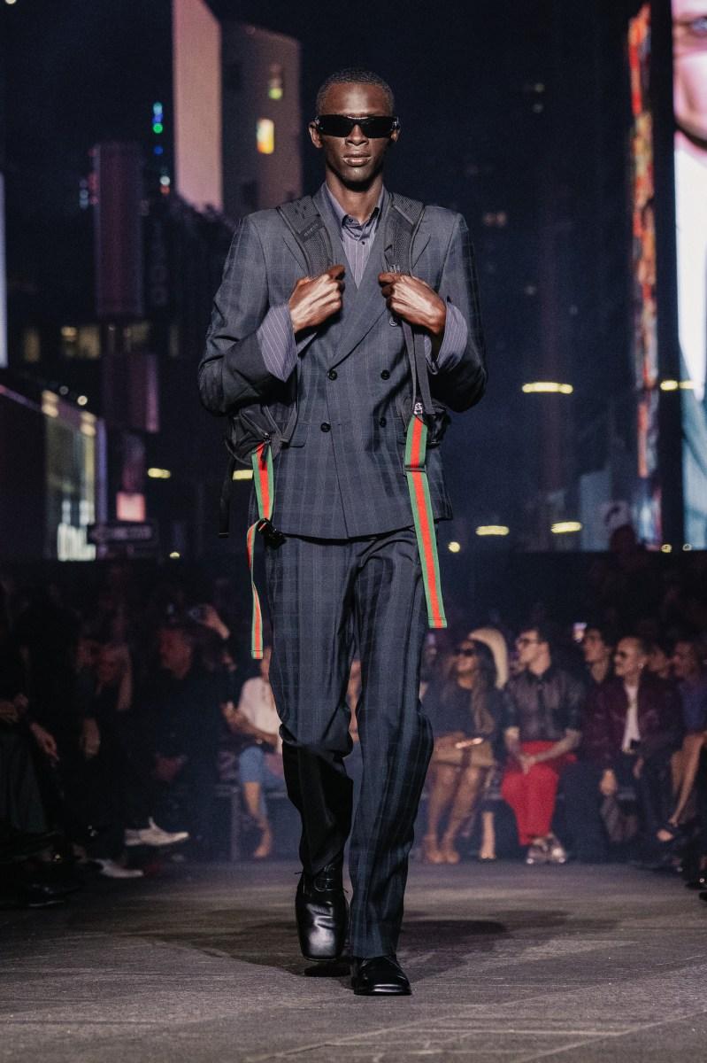 ルック】「グッチ」2027年クルーズ コレクション - WWDJAPAN ‐ 最新