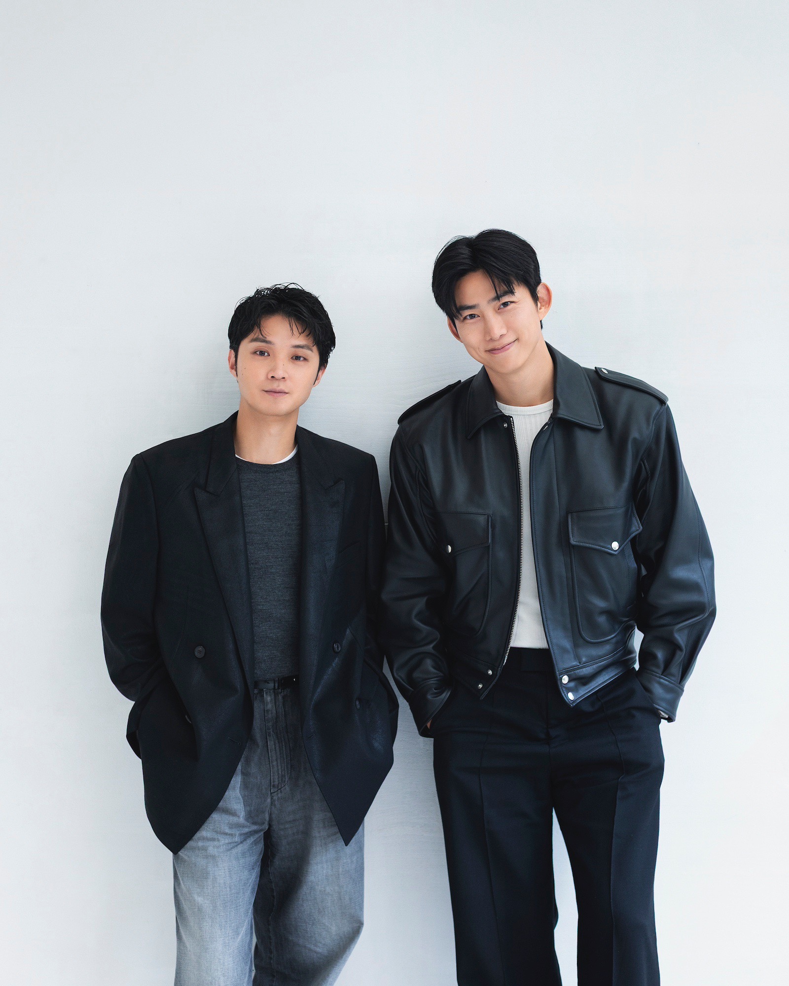 磯村勇斗(左)とオク・テギョン