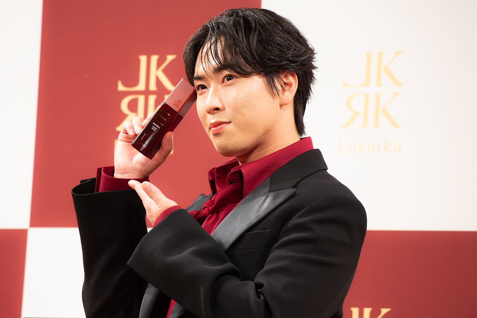 Snow Manの宮舘涼太が「レカルカ」のアンバサダーに “相棒スキンケア