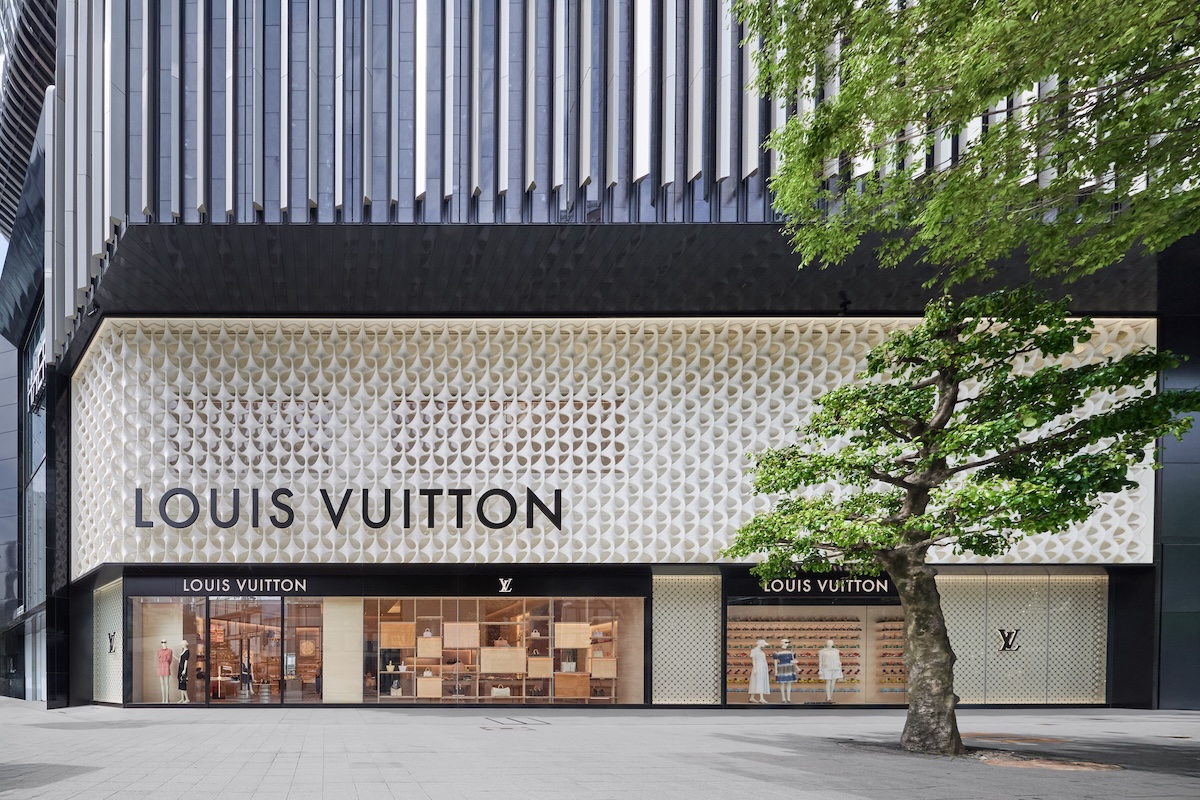 「ルイ・ヴィトン」が名古屋ランドマーク店をオープン　“カプシーヌ ミニ”や“LV スニーカリーナ”な