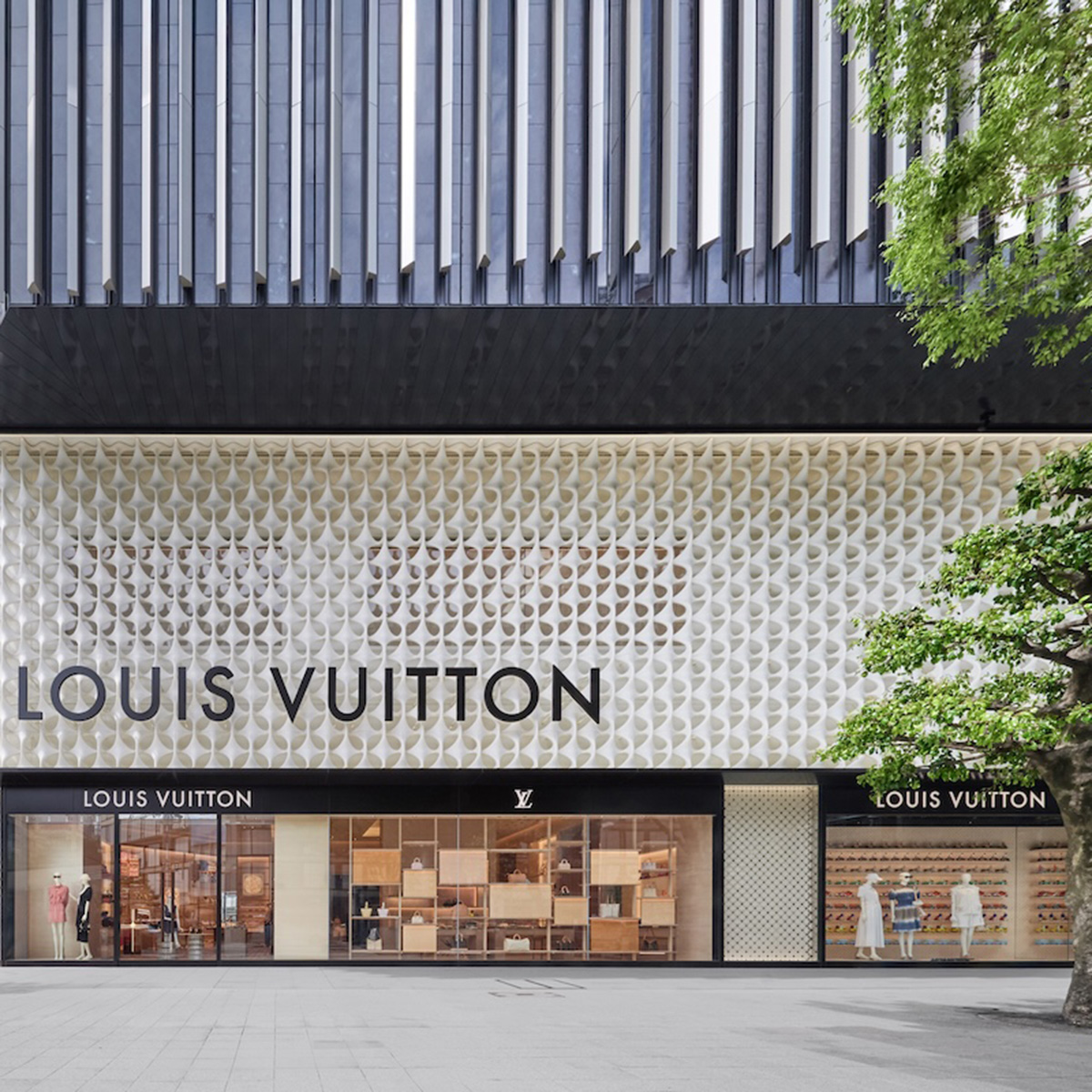 ルイ・ヴィトン」が名古屋ランドマーク店をオープン “カプシーヌ ミニ