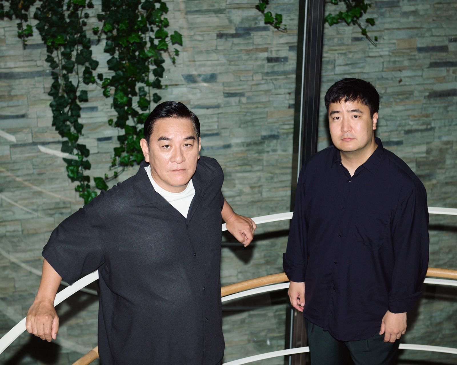 ピエール瀧（左）と下津優太監督