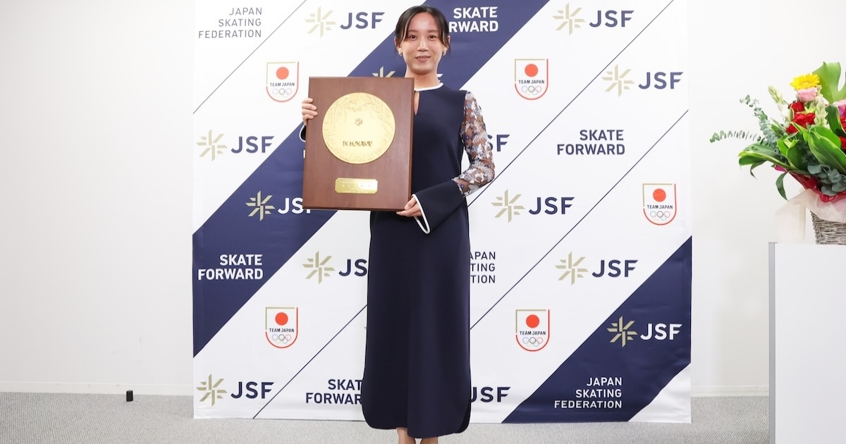 スピードスケートの高木美帆、「マメ クロゴウチ」のドレスとシューズ