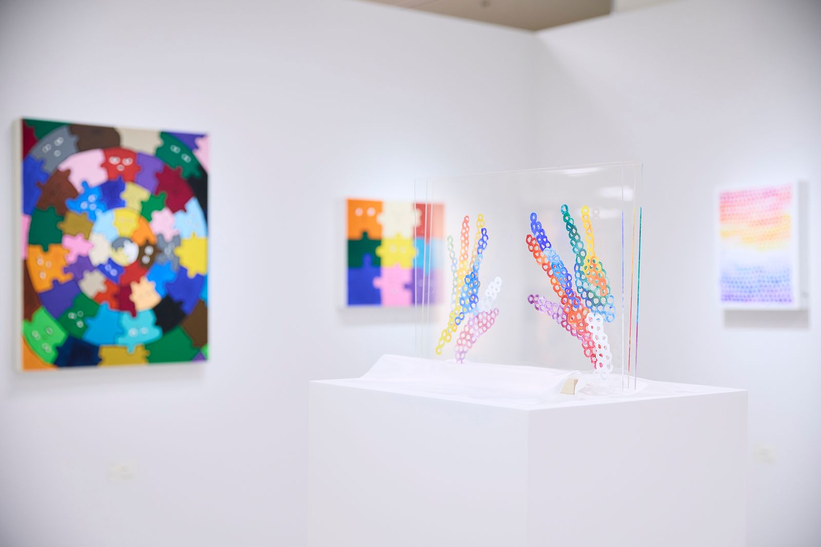僧侶、そしてメイクアップアーティスト 西村宏堂が初のアート個展「Cells - 細胞 -」で描く、思いやりの方程式