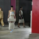 「エンフォルド」從建築啟發服裝結構