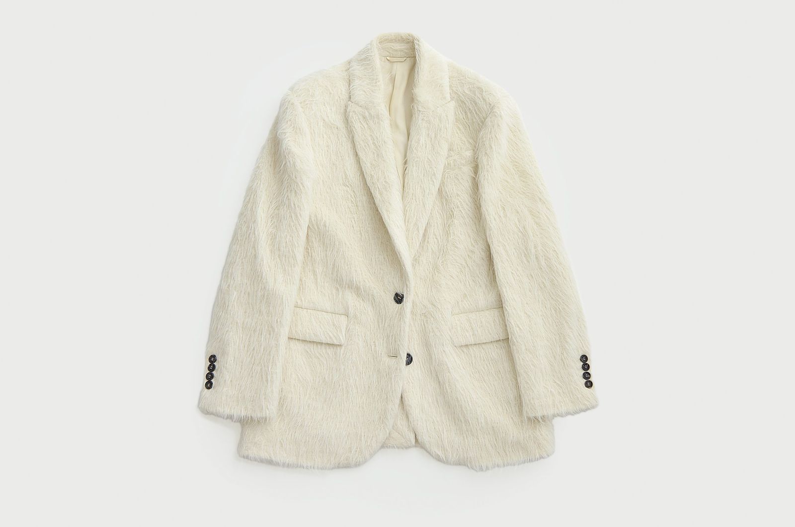 ブルネロ クチネリ」が「カシミヤの音色」をテーマに東京と大阪の