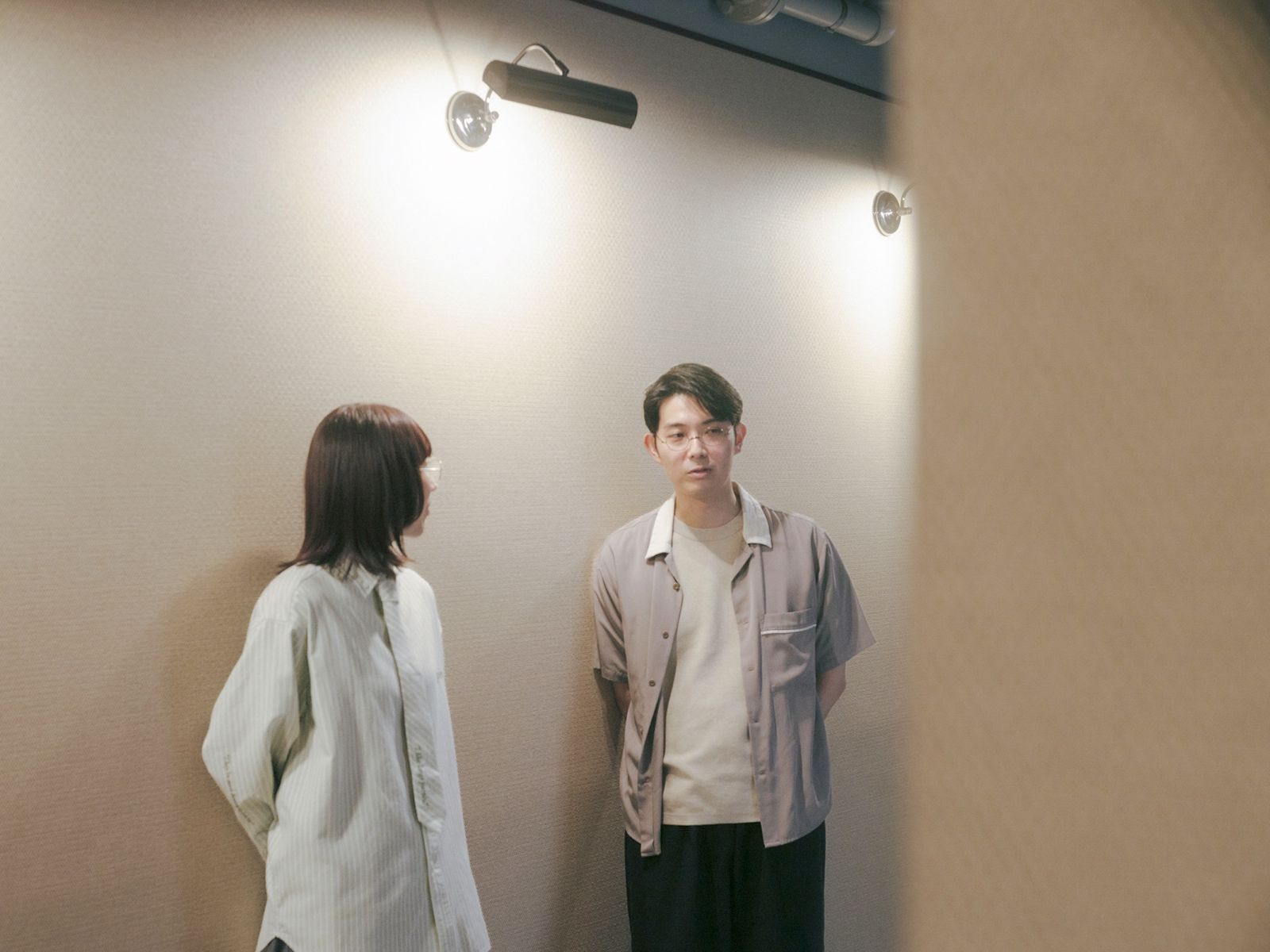 柴田聡子(左)と折坂悠太