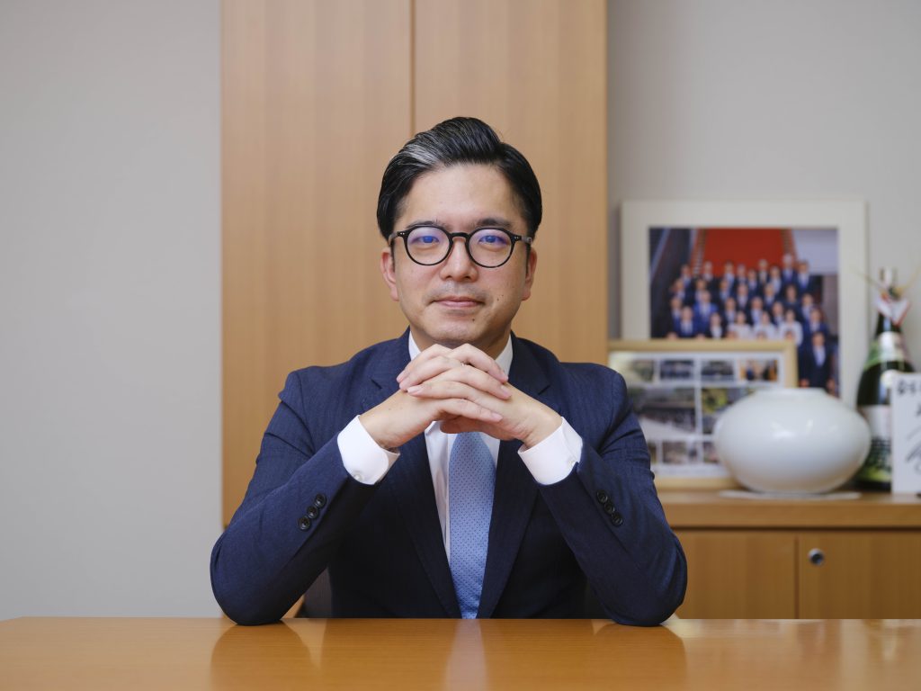 金子容三/衆議院議員