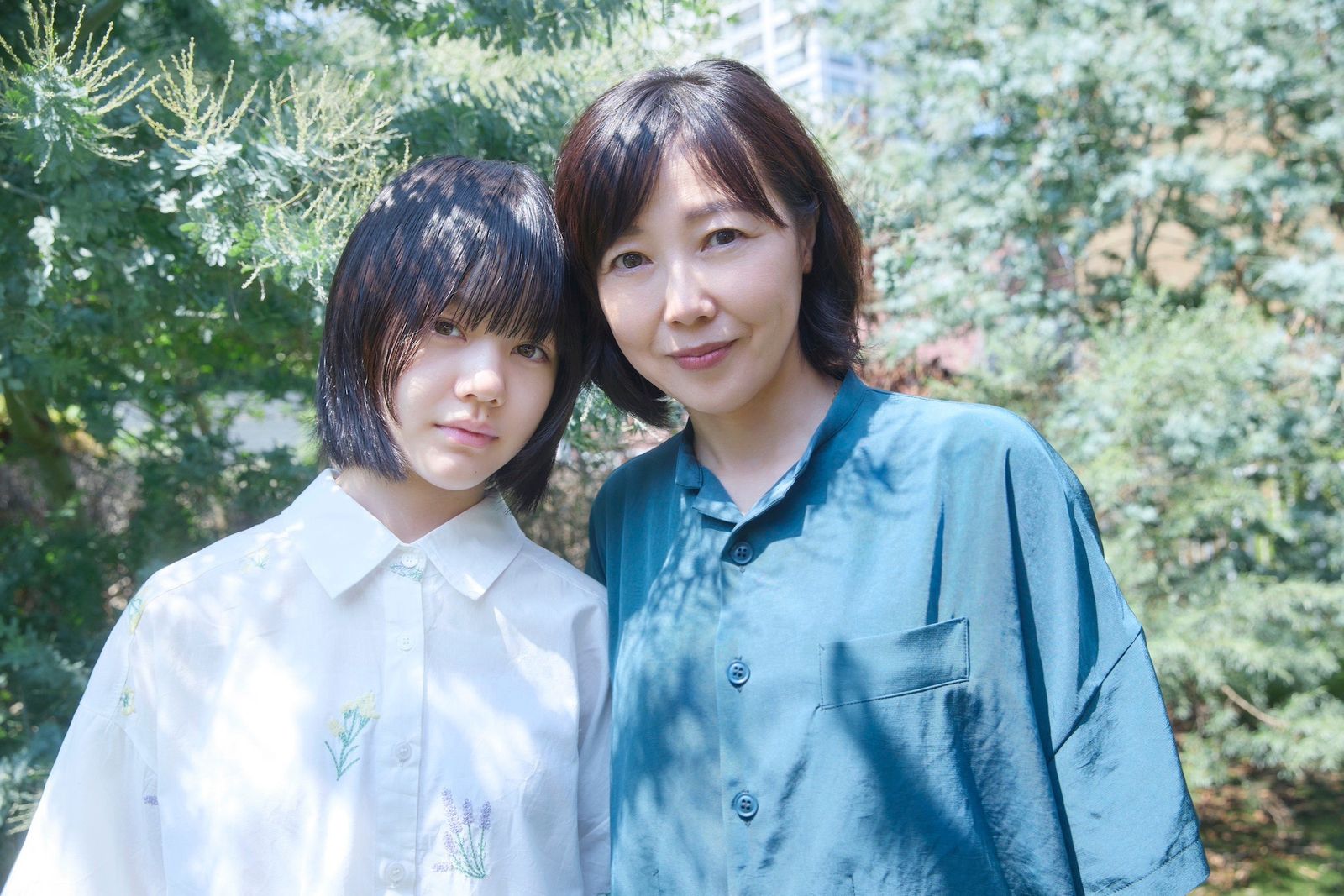 小八重葵美(左)と西川美和