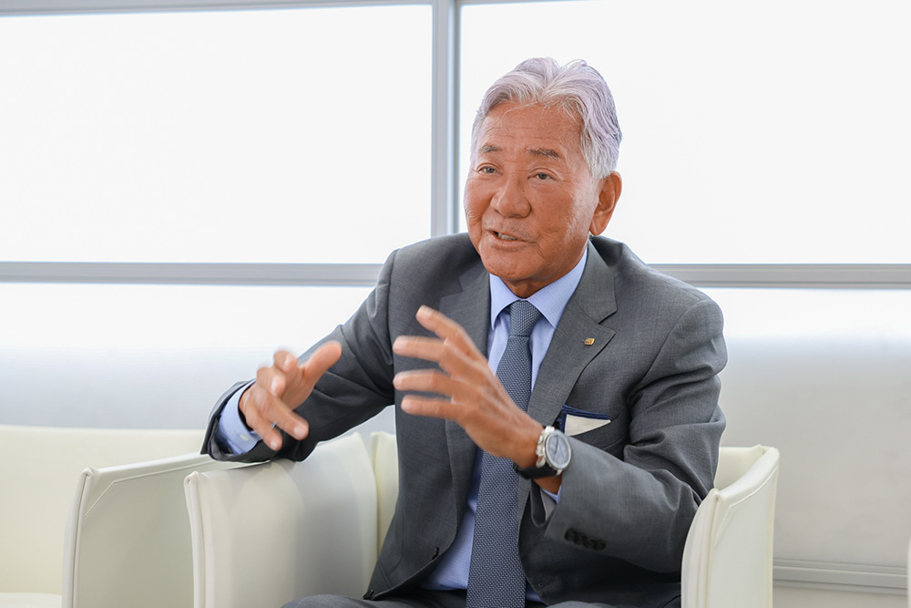 吉川秀隆/会長兼社長