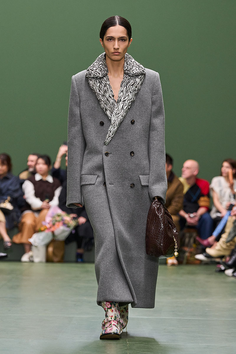 【美品】ミュウミュウ カシミヤシルクセーターLOEWE PRADAお好きな方も 美品】ミュウミュウ カシミヤシルクセーターLOEWE PRADAお好きな